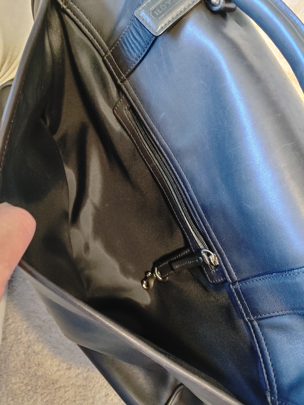 Vintage Coach Black Leather Messenger Bag - Picture 6 of 15